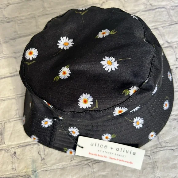 ALICE + OLIVIA BY STACEY BENDET REVERSIBLE DAISY WOMEN’S BUCKET - Picture 4 of 7